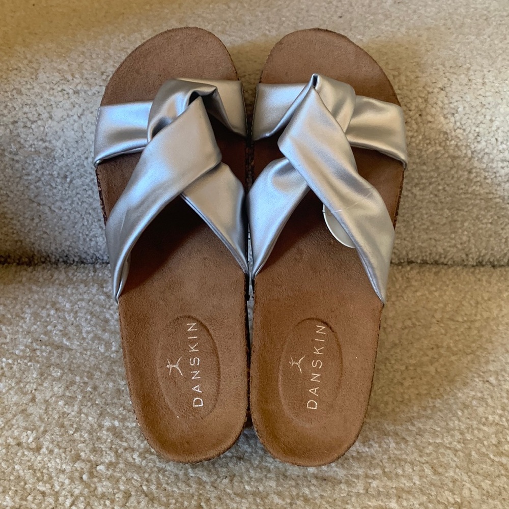 Danskin New silver slides size 9